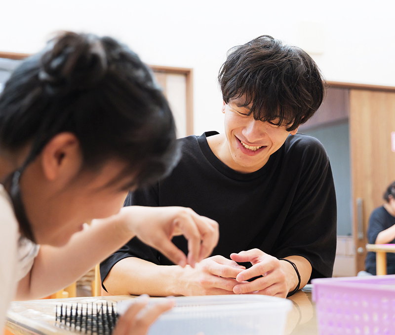 介護福祉士　先輩社員の声