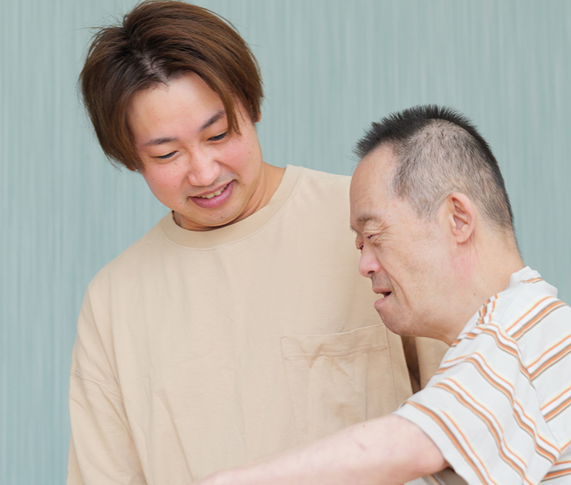 介護福祉士　先輩社員の声